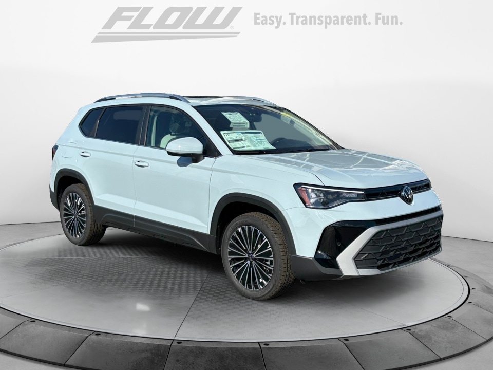 2025 Volkswagen Taos SE's photo