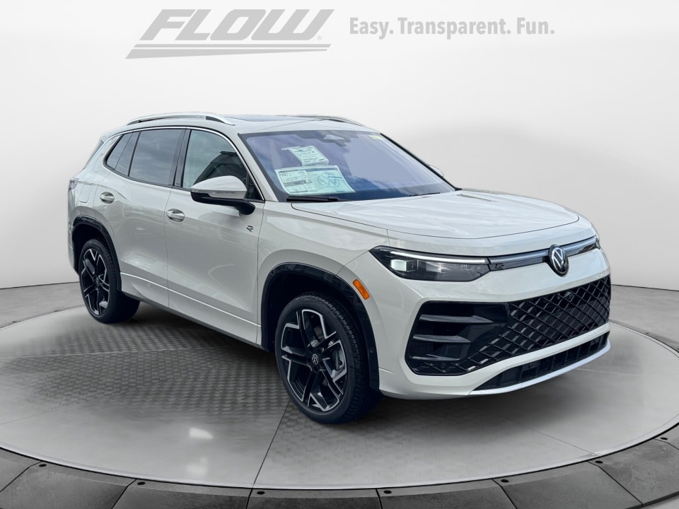 2026 Volkswagen Tiguan SEL R-LINE TURBO's photo