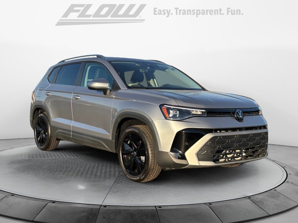 2025 Volkswagen Taos SE's photo