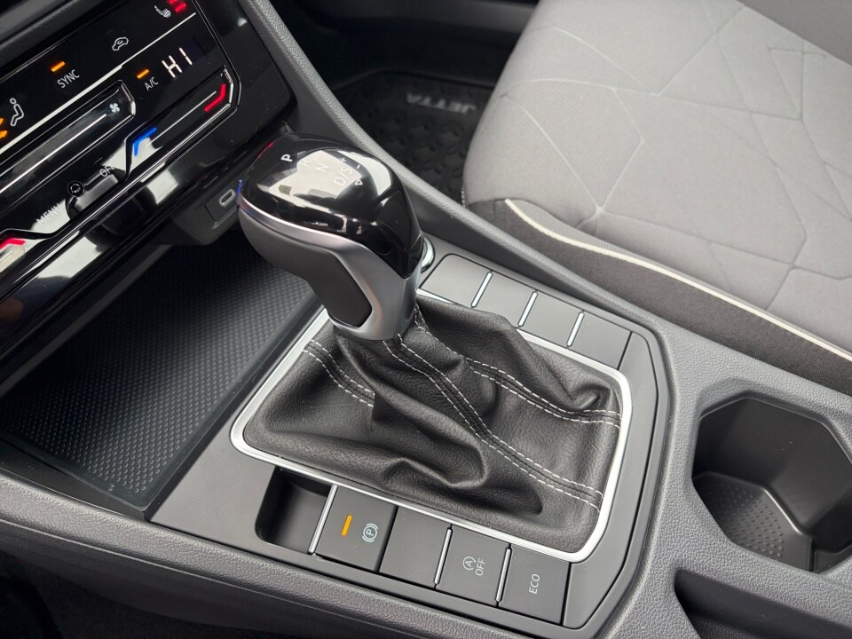 2026 Volkswagen Jetta Sport - Photo 23
