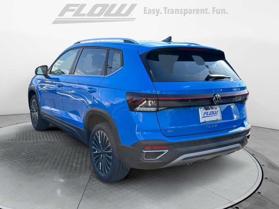 2025 Volkswagen Taos SE photo 4