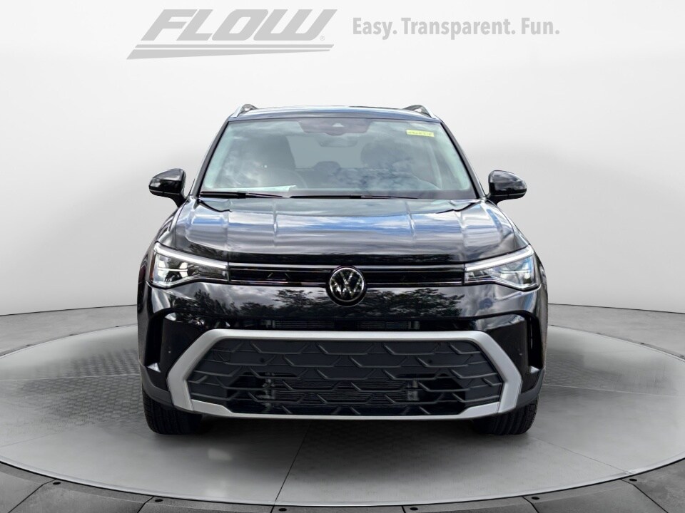 2025 Volkswagen Taos SE photo 2