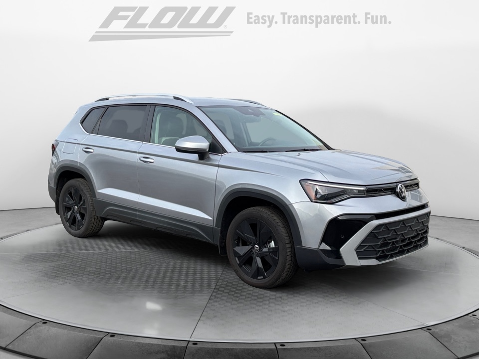 2025 Volkswagen Taos SE's photo