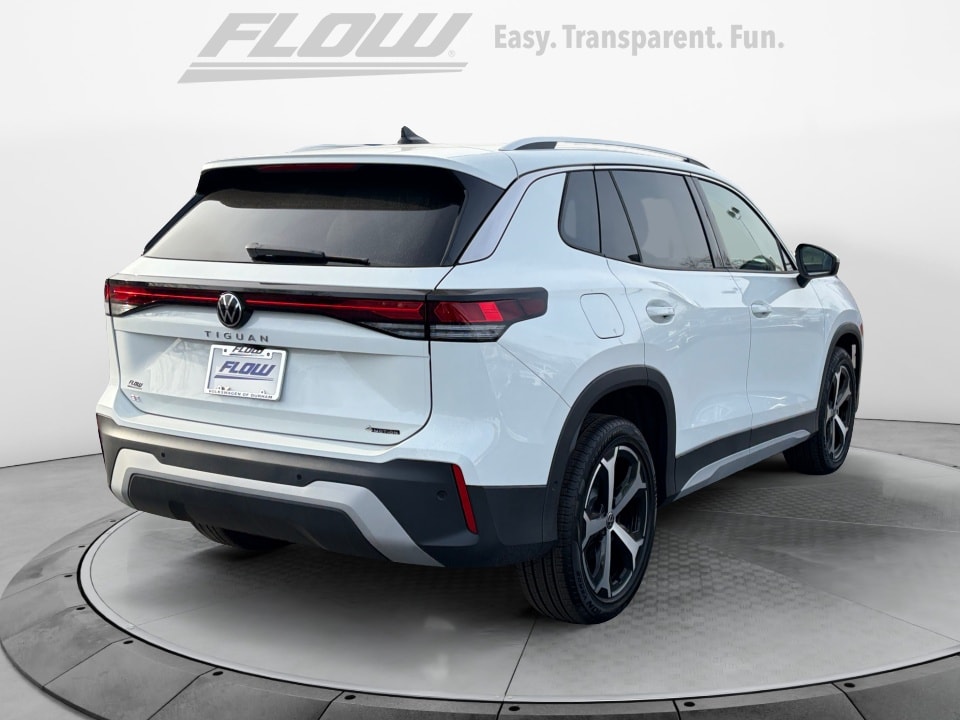 2026 Volkswagen Tiguan SE - Photo 7