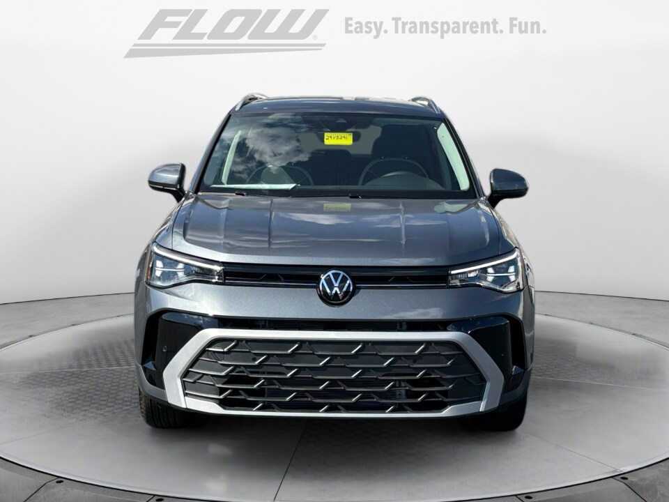 2025 Volkswagen Taos SE photo 2