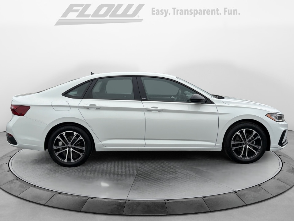 2026 Volkswagen Jetta Sport - Photo 10