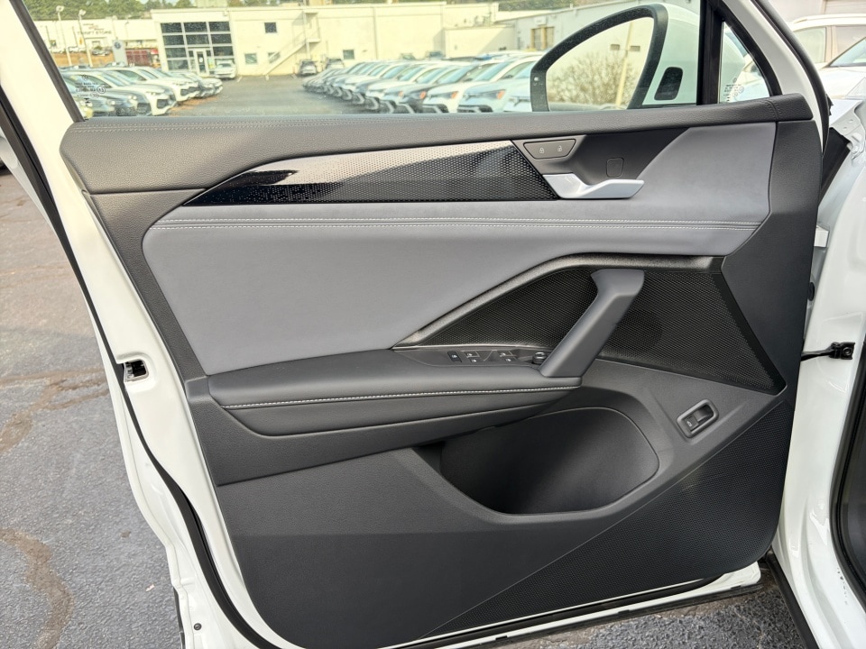 2026 Volkswagen Tiguan SE - Photo 31