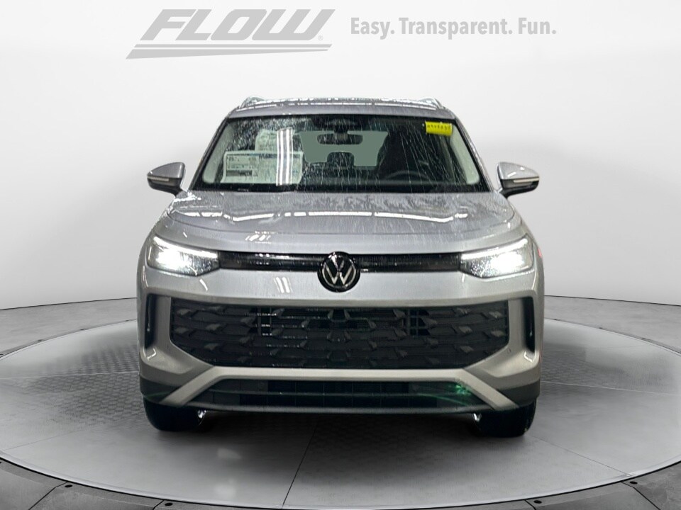 2025 Volkswagen Tiguan SE photo 2