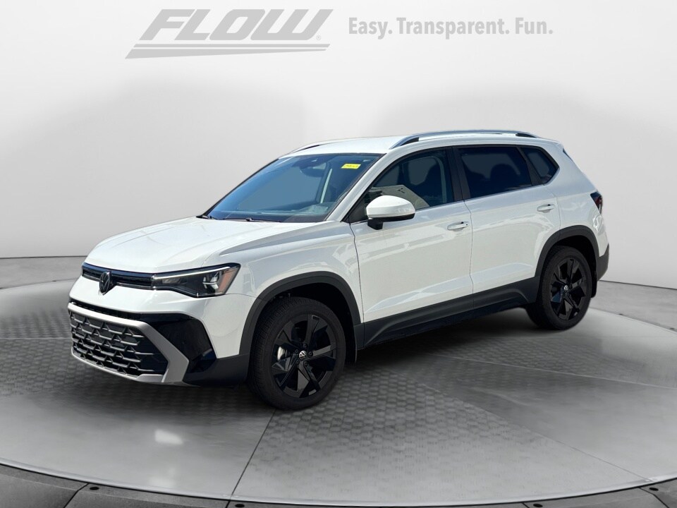 2025 Volkswagen Taos SE photo 2