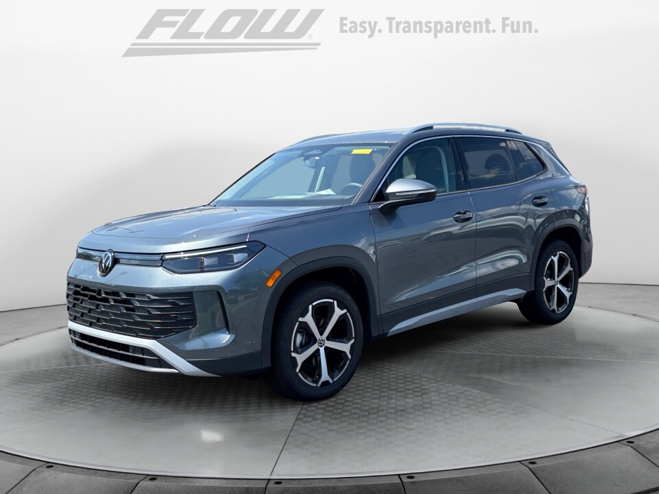 2025 Volkswagen Tiguan SE photo 3