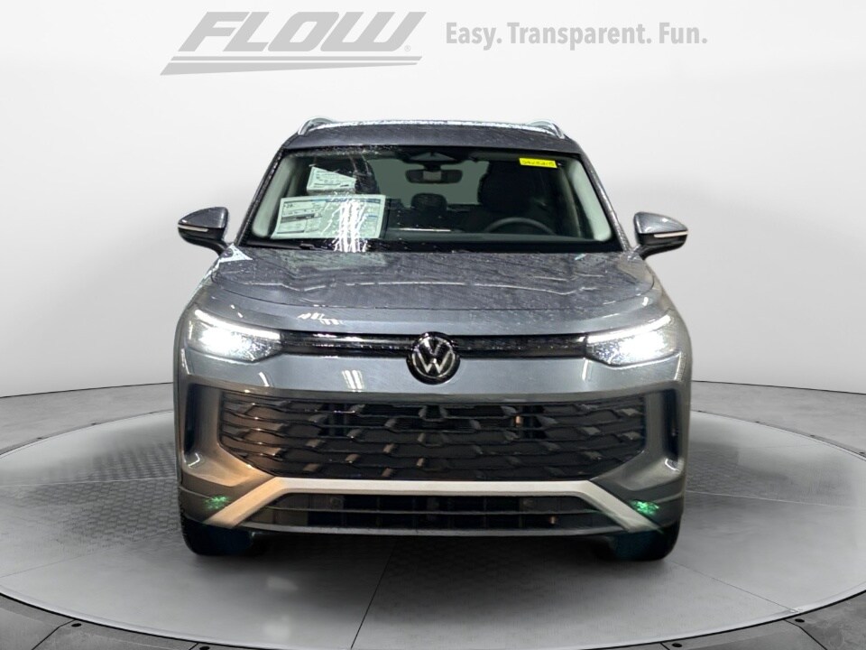 2025 Volkswagen Tiguan SE photo 2