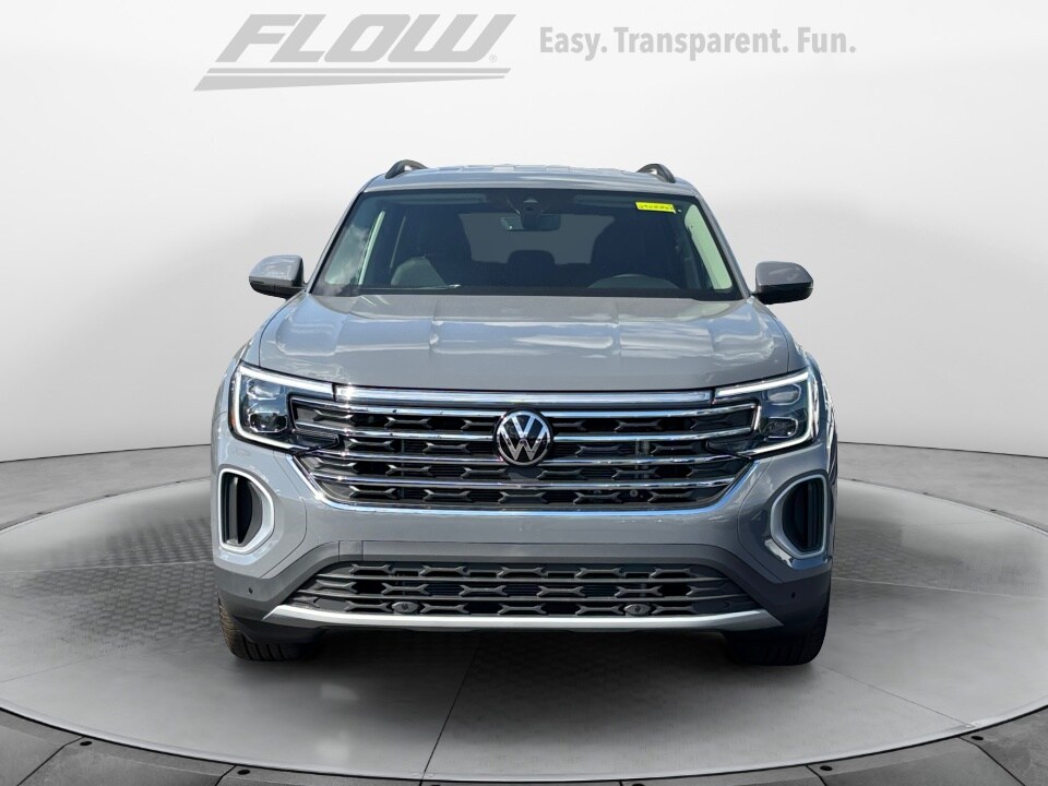 2026 Volkswagen Atlas SE Technology photo 2