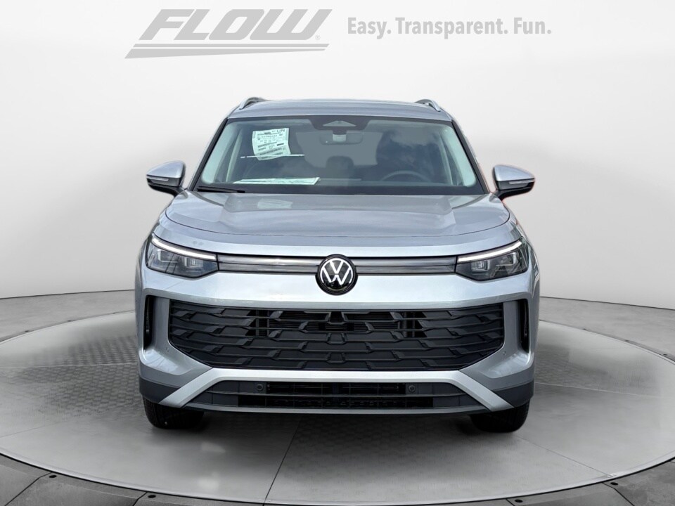 2025 Volkswagen Tiguan SE photo 2