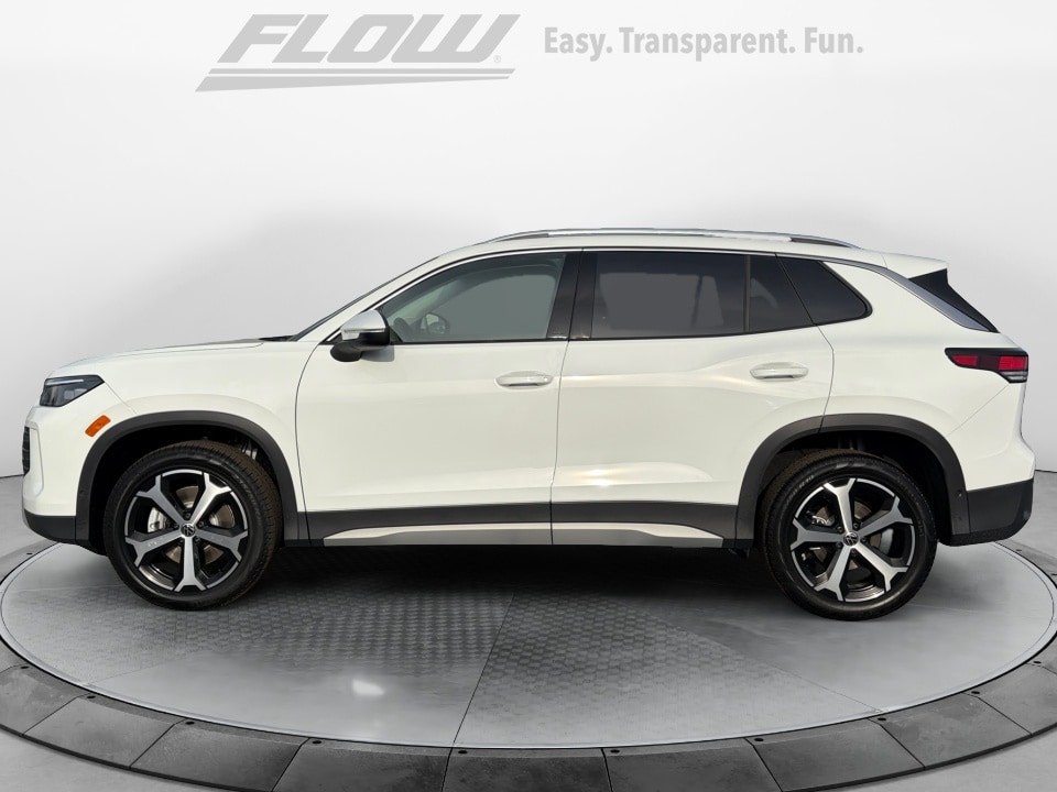 2026 Volkswagen Tiguan SE - Photo 4