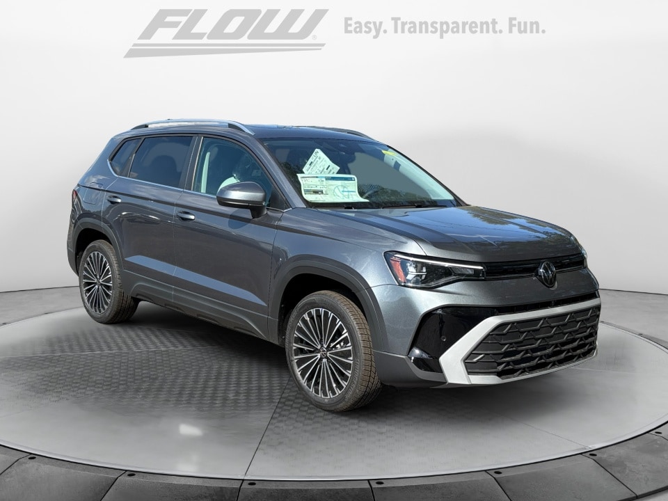 2025 Volkswagen Taos SE's photo