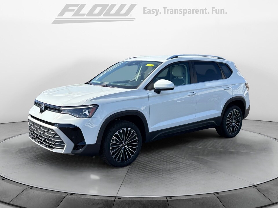 2025 Volkswagen Taos SE photo 3