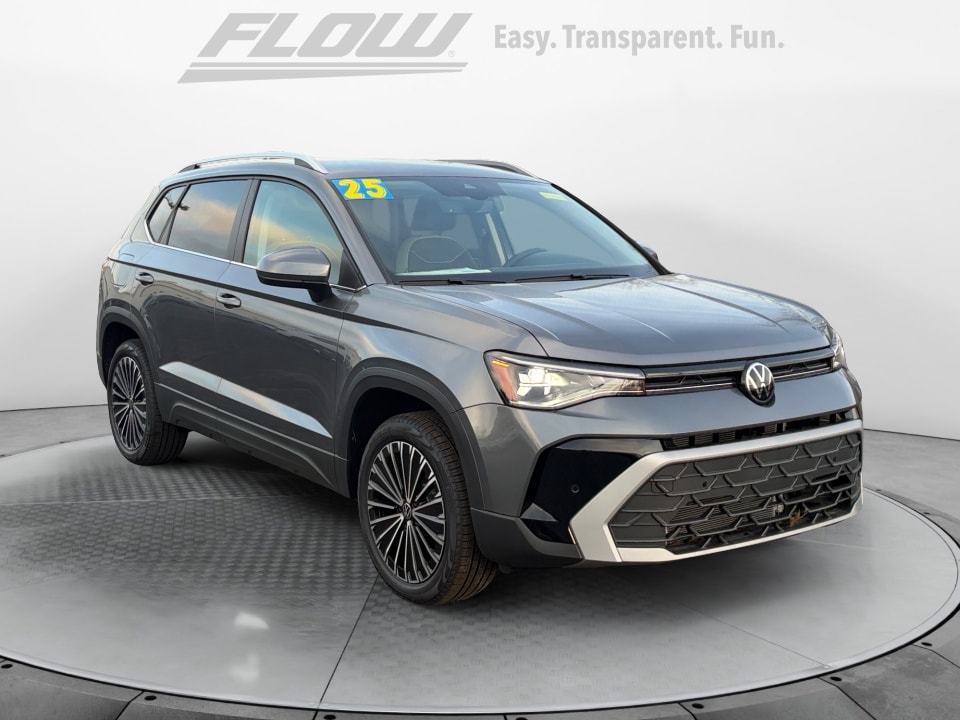 2025 Volkswagen Taos SE's photo