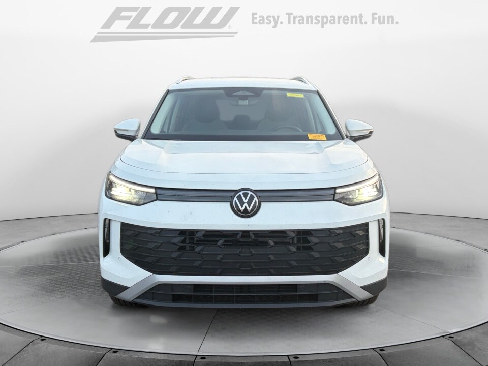 2025 Volkswagen Tiguan S photo 2