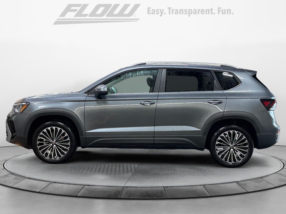 2025 Volkswagen Taos SE photo 2