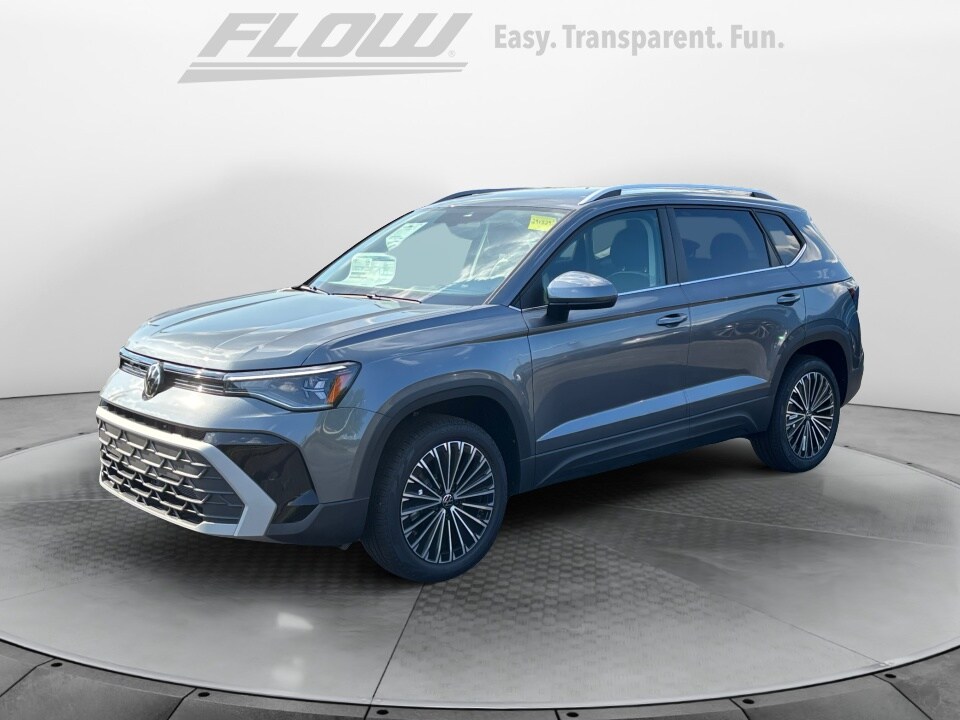 2025 Volkswagen Taos SE photo 3