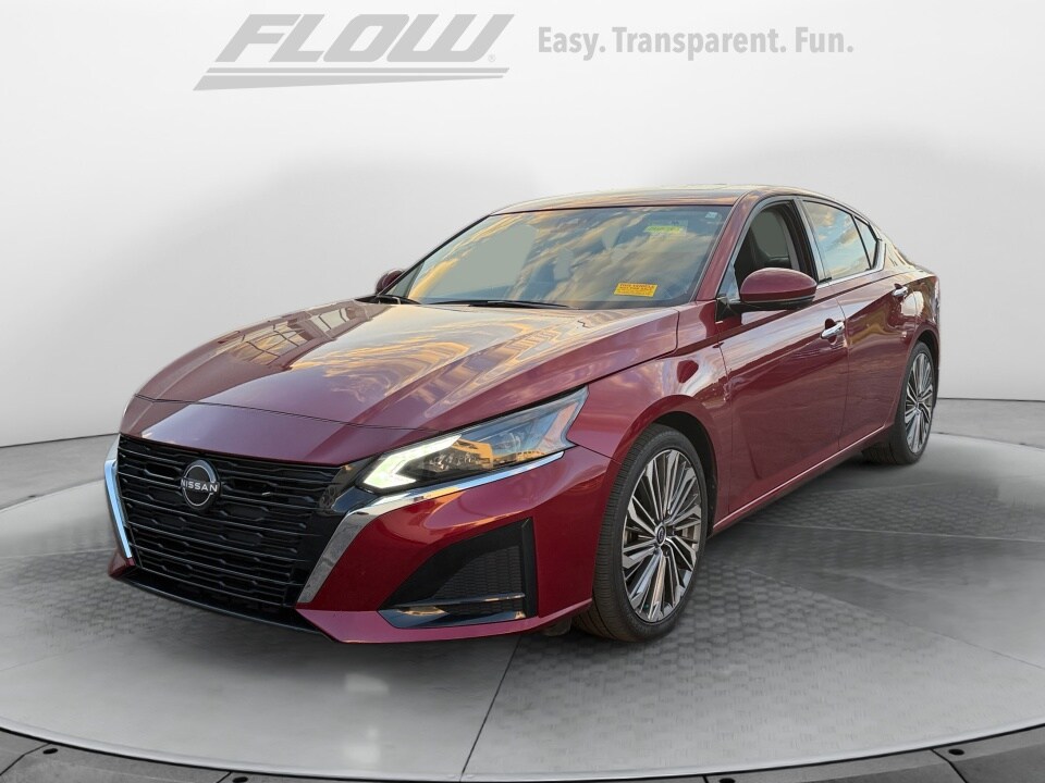 2023 Nissan Altima SL photo 3