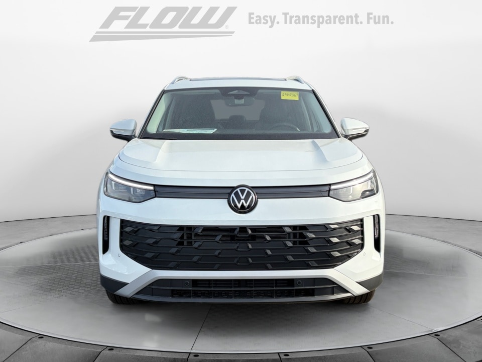 2026 Volkswagen Tiguan SE - Photo 2