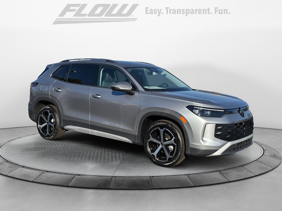 2026 Volkswagen Tiguan SE's photo