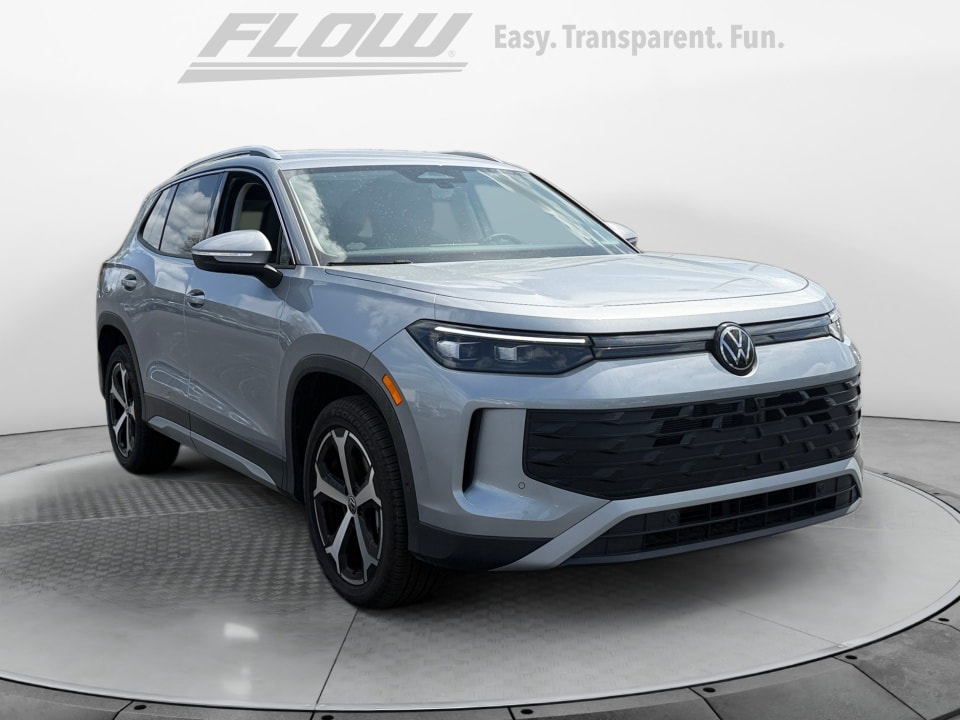 2025 Volkswagen Tiguan 2.0T SE 4Motion's photo