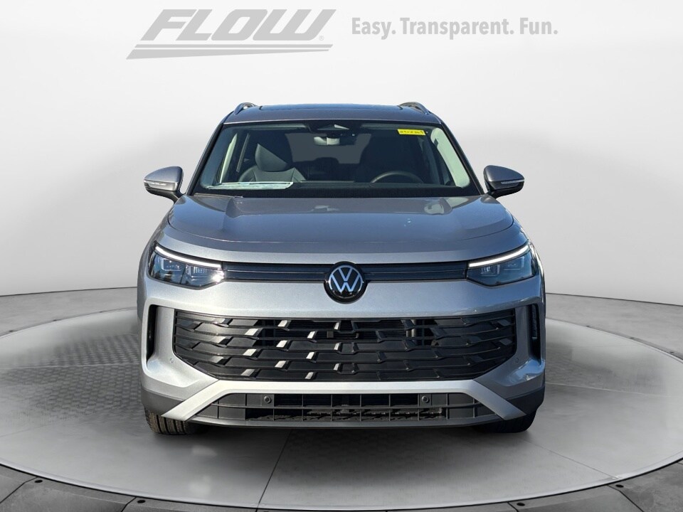 2026 Volkswagen Tiguan SE photo 2