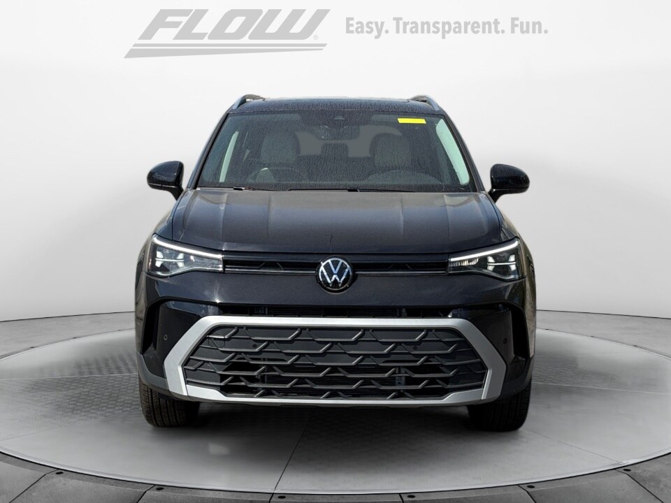 2025 Volkswagen Taos SE photo 2