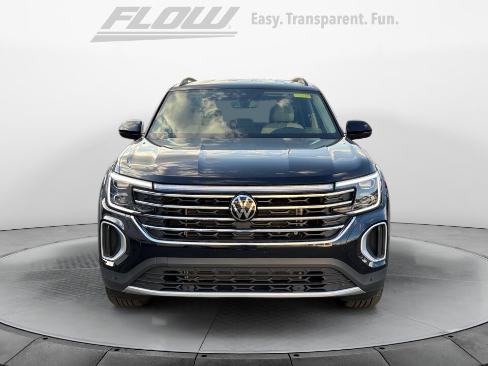 2025 Volkswagen Atlas SE Technology photo 2