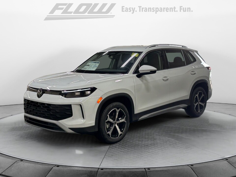 2025 Volkswagen Tiguan SE photo 3