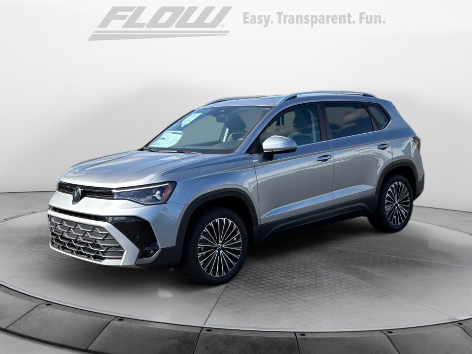 2025 Volkswagen Taos SE photo 3
