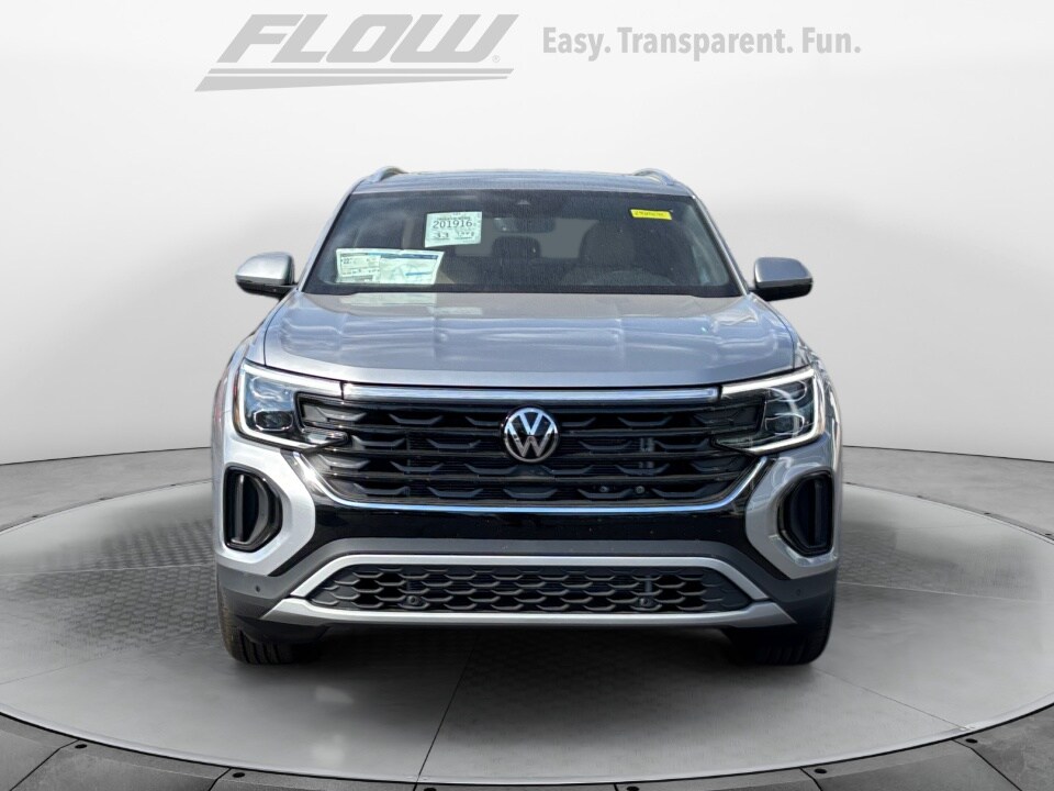 2026 Volkswagen Atlas Cross Sport SE Technology photo 2