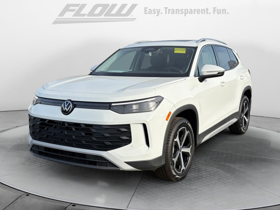 2026 Volkswagen Tiguan SE - Photo 3