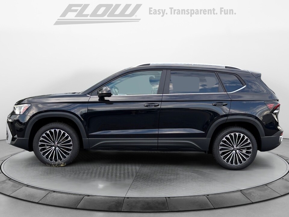 2025 Volkswagen Taos SE photo 4