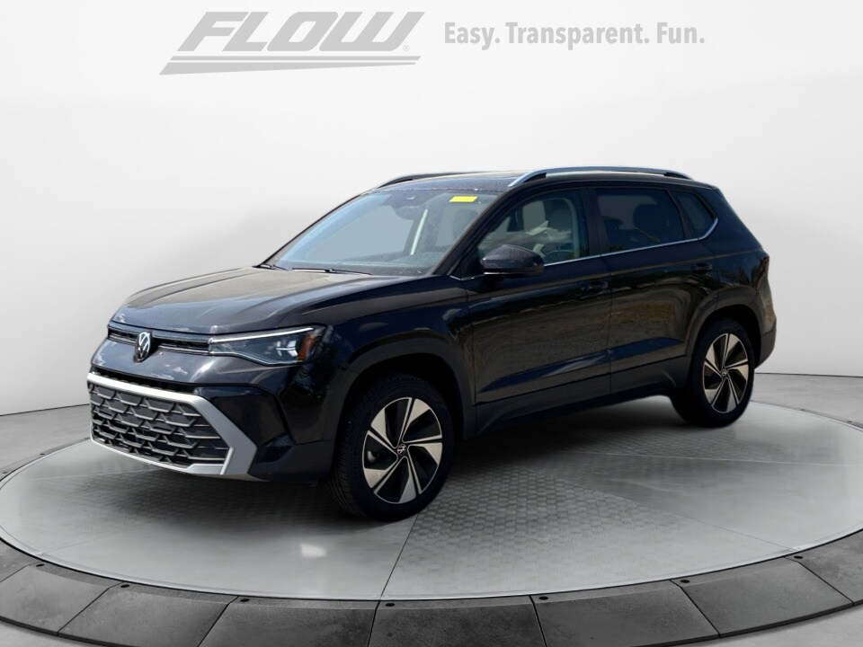 2025 Volkswagen Taos SE photo 3