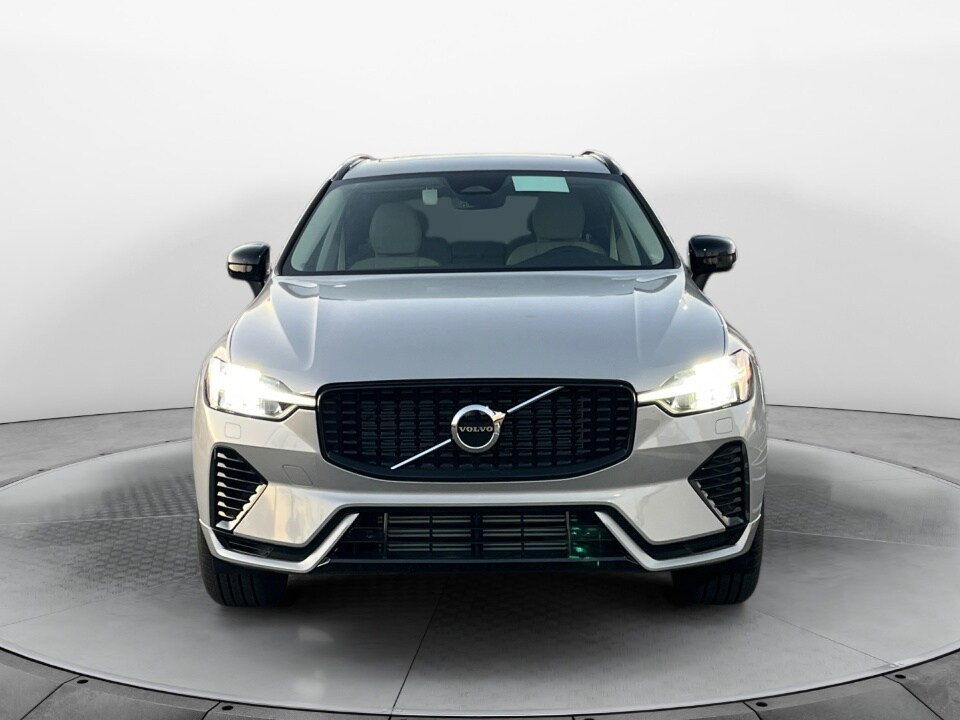 2025 Volvo XC60 Recharge photo 2