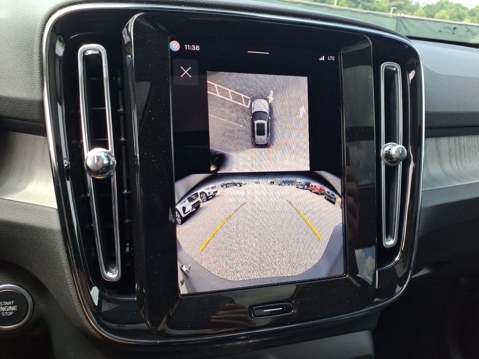 2026 Volvo XC40 Plus - Photo 15