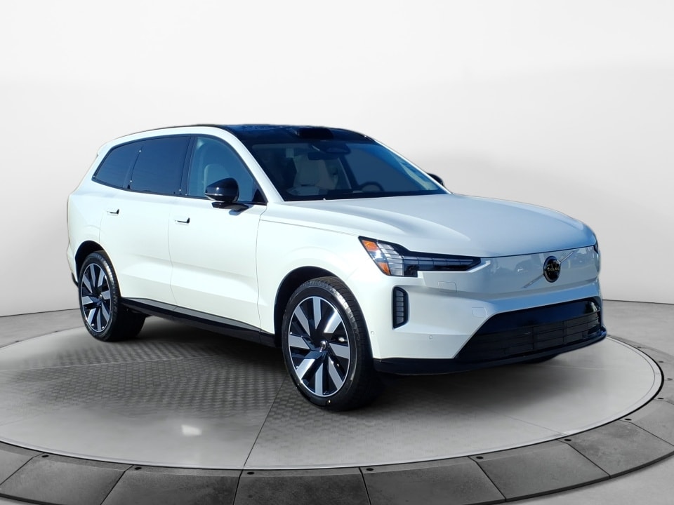 2025 Volvo EX90 Plus's photo