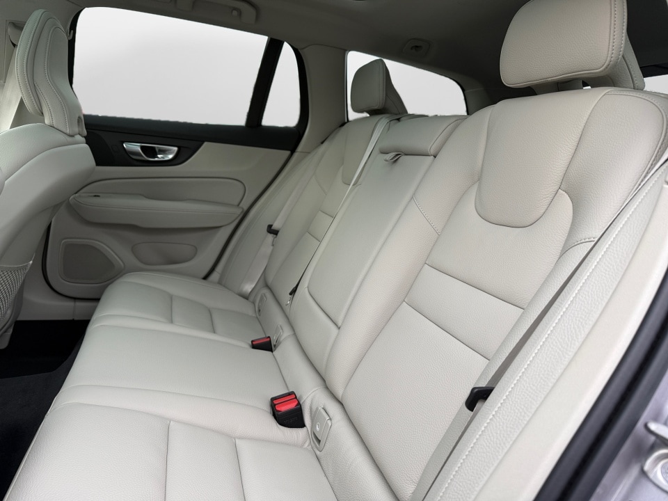 2026 Volvo V60 Cross Country Plus - Photo 8