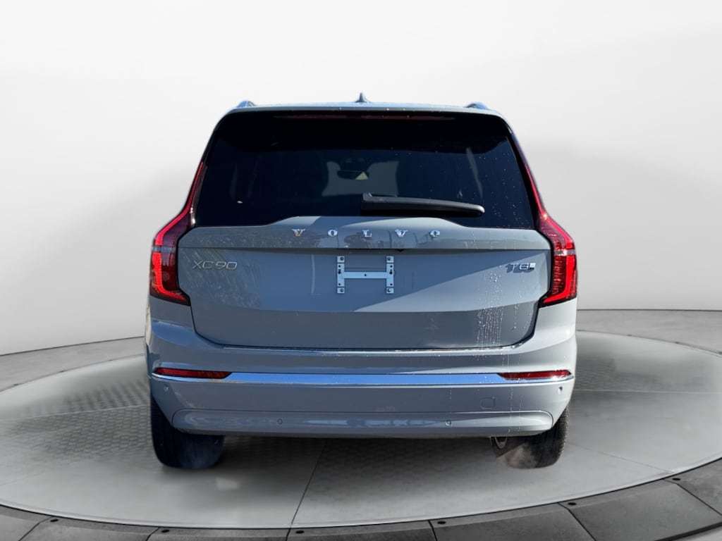 New 2026 Volvo XC90 plug-in hybrid T8 Plus 7-Seater SUV