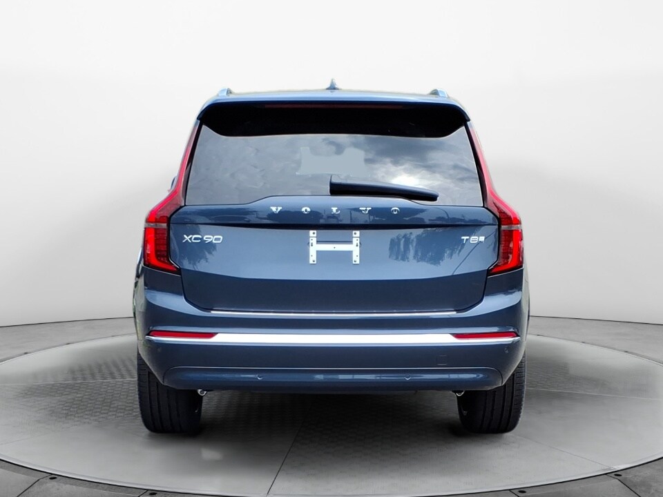 2026 Volvo XC90 T8 Plus photo 3