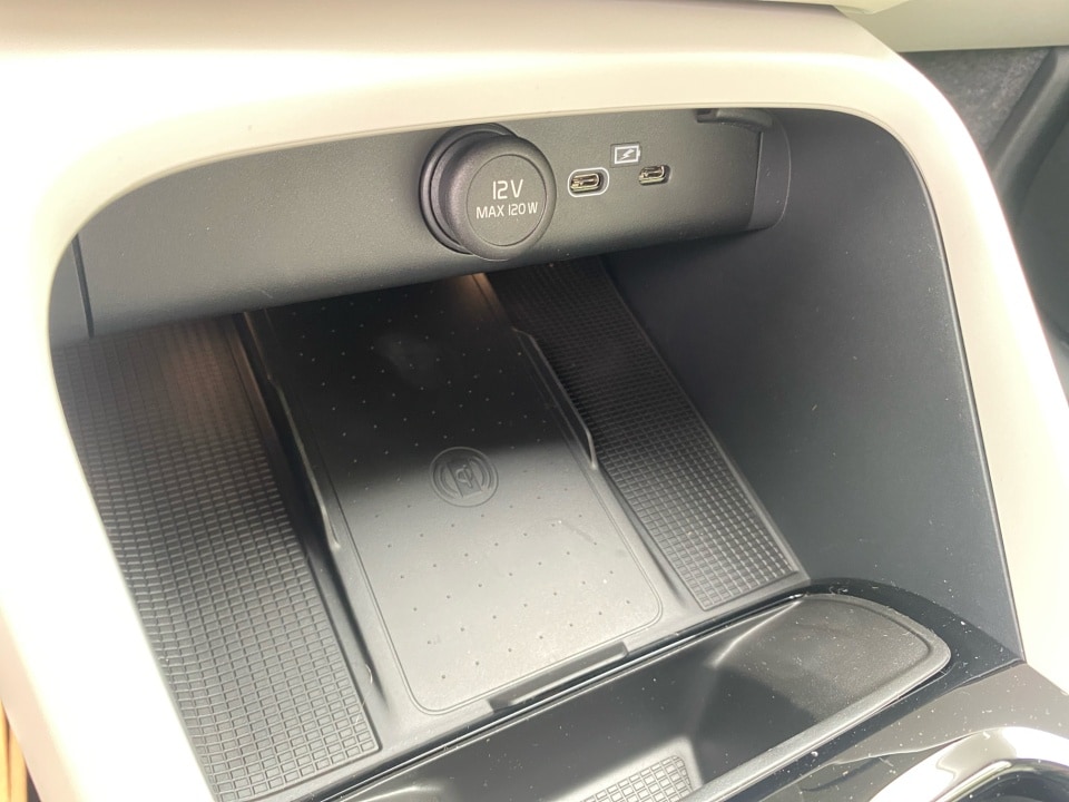 2026 Volvo XC40 Ultra - Photo 17