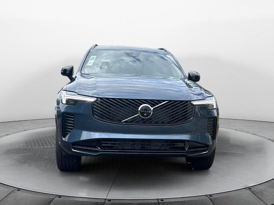 2026 Volvo XC90 photo 2