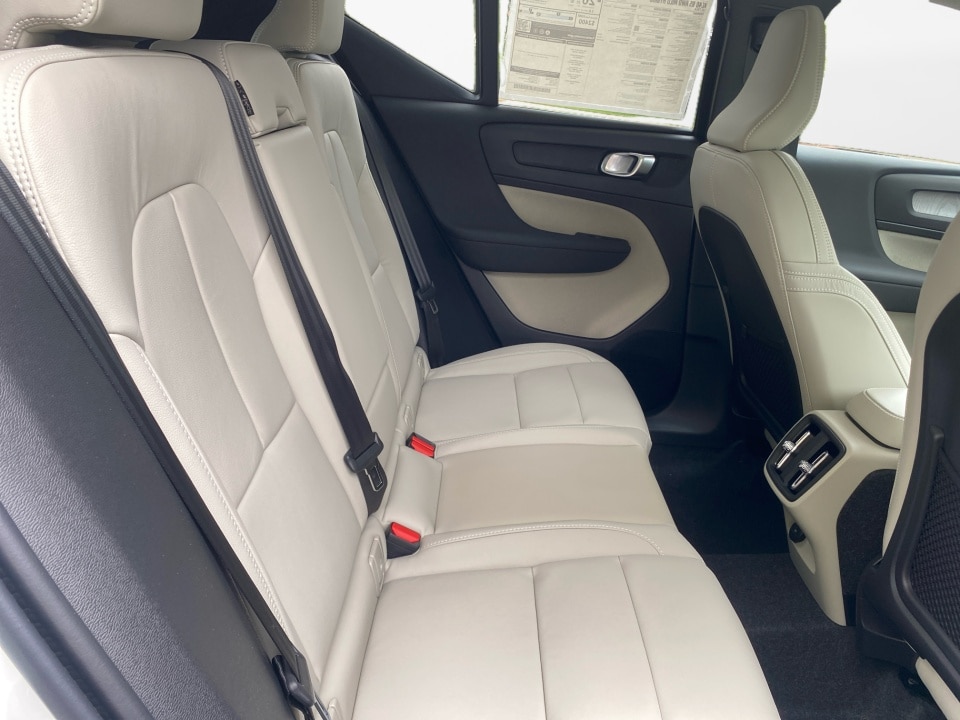 2026 Volvo XC40 Ultra - Photo 12