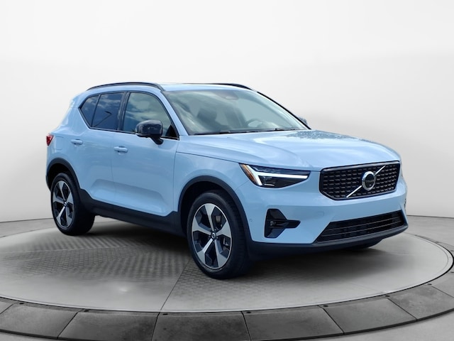2026 Volvo XC40 B5 Plus AWD SUV YV4L12UC1T2667191