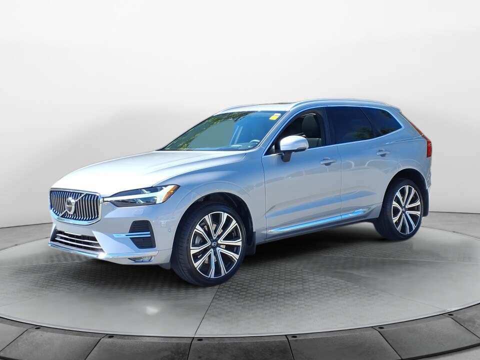 2023 Volvo XC60 B5 Ultimate photo 3