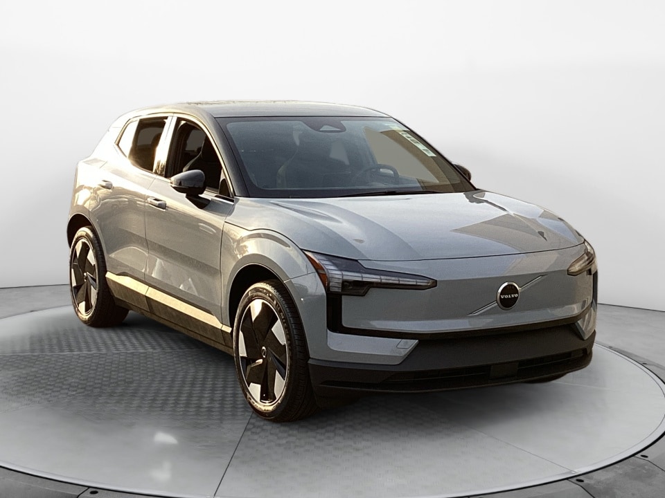 2026 Volvo EX30 Single Motor Plus's photo