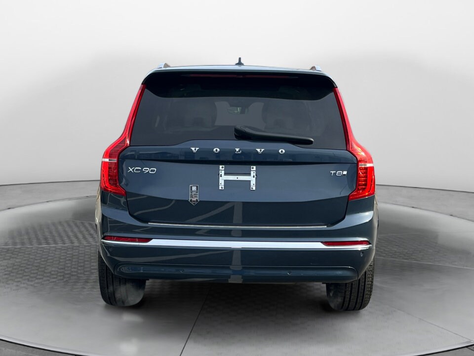 2025 Volvo XC90 T8 Plus photo 3